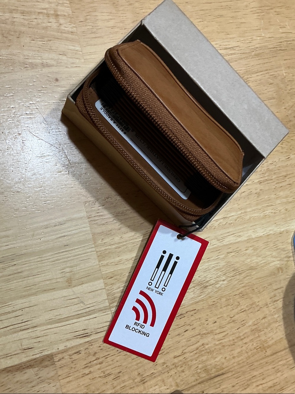 ili New York Brown RFID-Blocking Zip Card Wallet